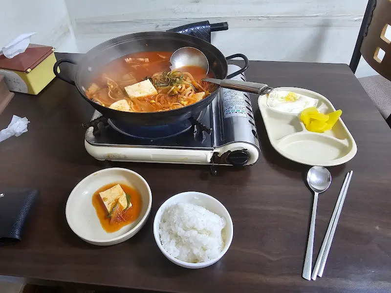 맛있게 먹은 김치찌개
