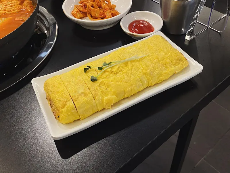 두툼하고 촉촉한 계란말이의 비주얼