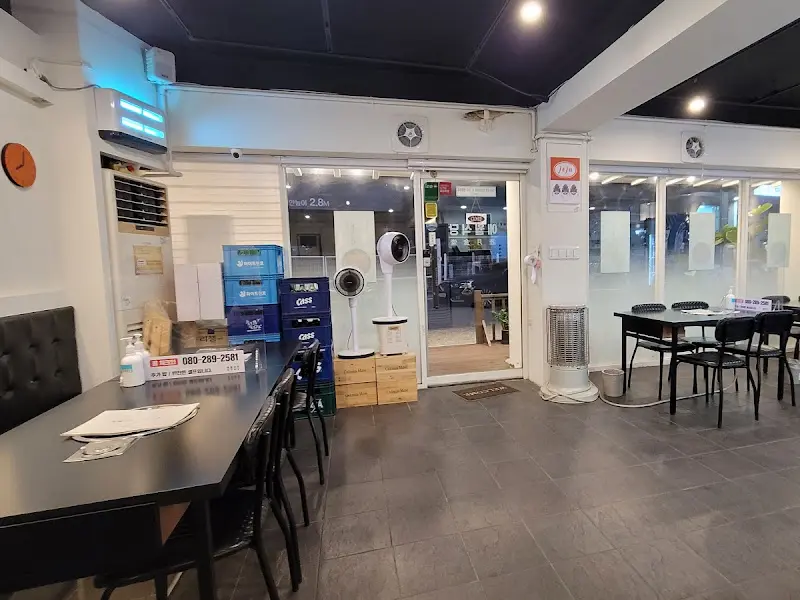 깔끔하고 넓은 내부 공간