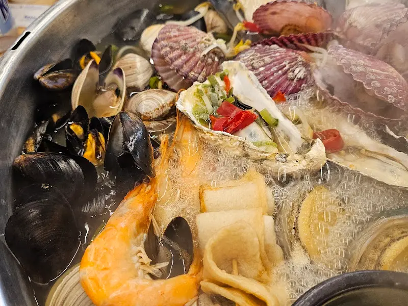 다양한 조개와 해산물