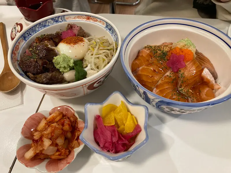 스테키동과 사케동