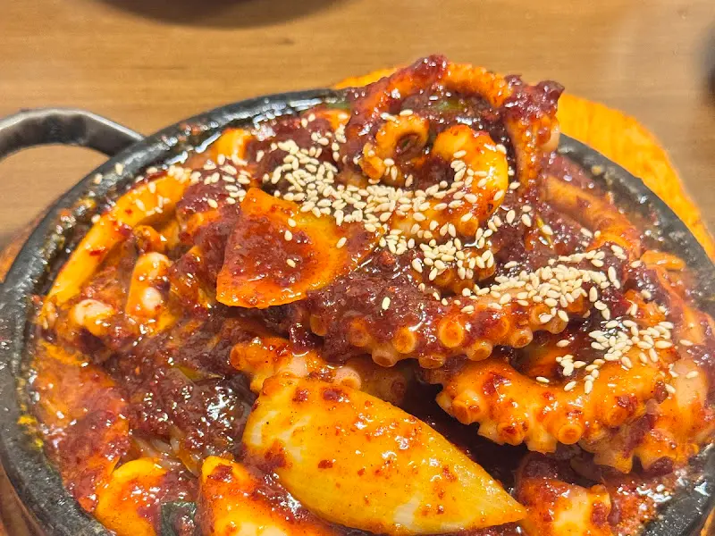 돌판낙지볶음 근접샷