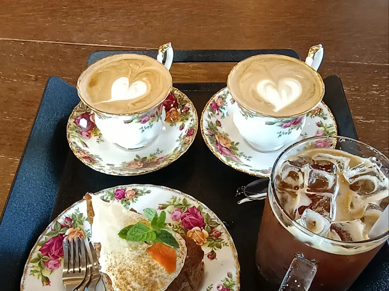 느루의 쑥 라떼와 당근 케이크