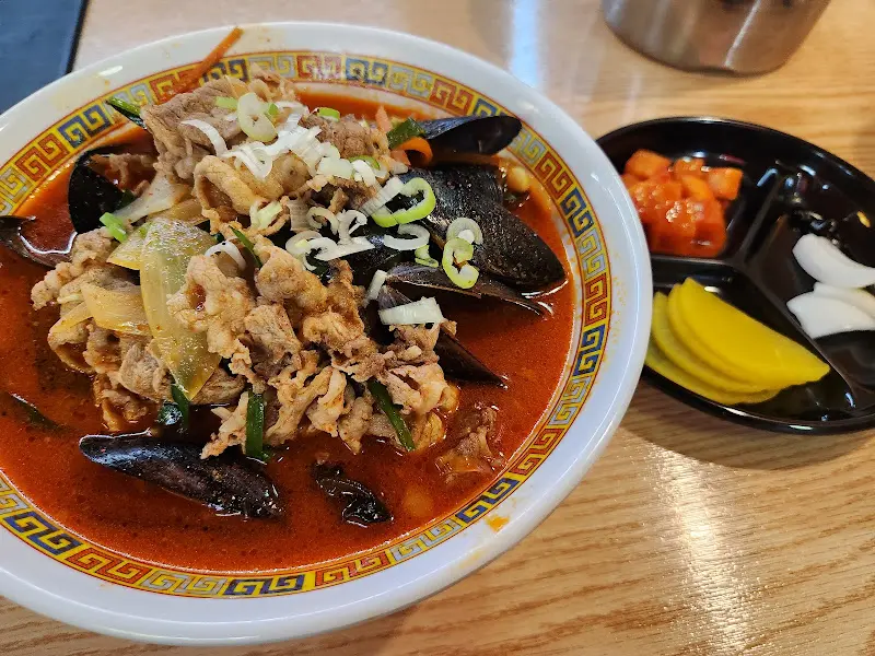 푸짐한 차돌짬뽕