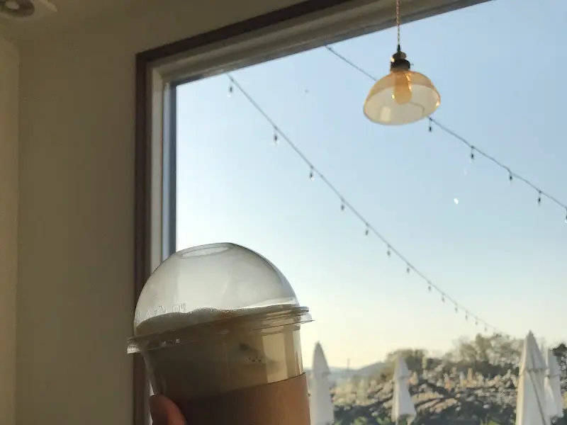 카페 외부 전경