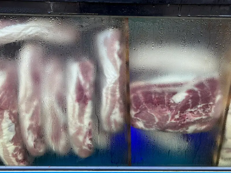 수중 숙성 중인 삼겹살