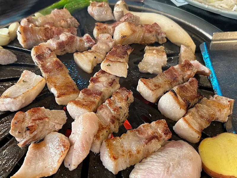 구워지고 있는 삼겹살