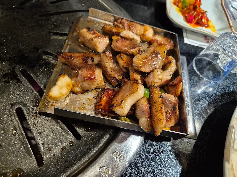 잘 구워진 돼지갈비