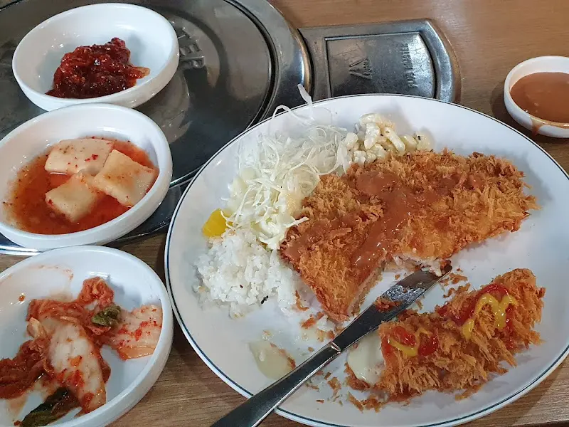 겉바속촉 돈가스