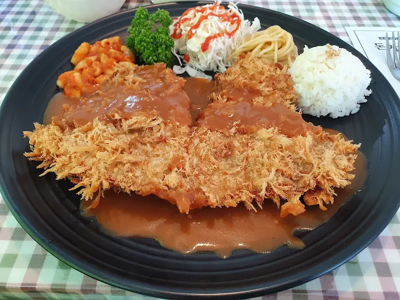 돈가스 한상차림