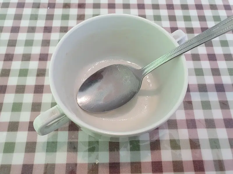 텅 빈 스프 그릇