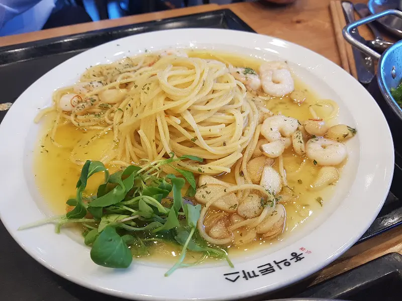 새우와 마늘이 듬뿍 들어간 알리오올리오