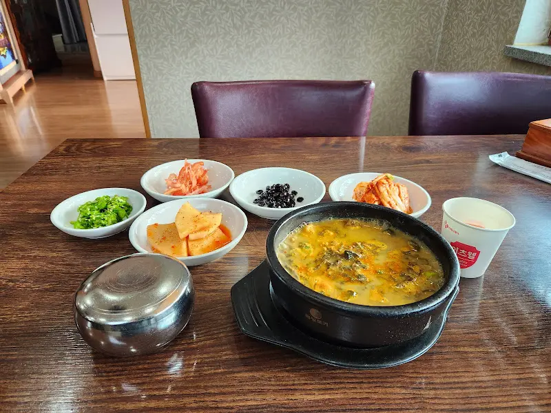 추어탕 한 상 차림 전체 샷