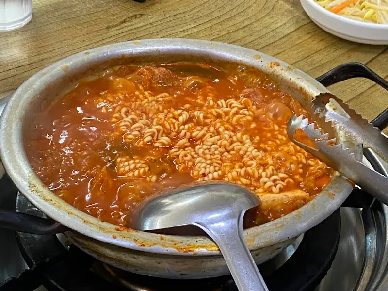 밥도둑 김치찜 메뉴