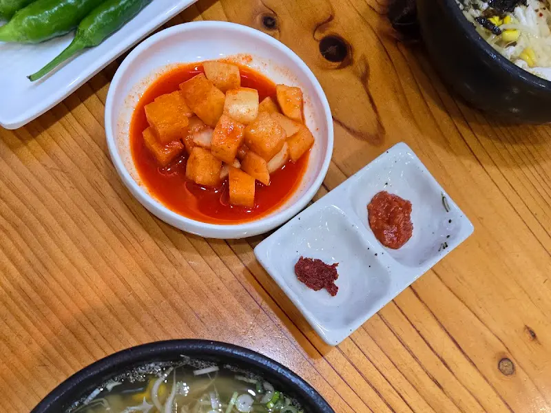 일흥옥 기본 반찬