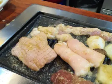 침샘을 자극하는 과학적 향연, “미식 골목”에서 만난 인생 양곱창 맛집