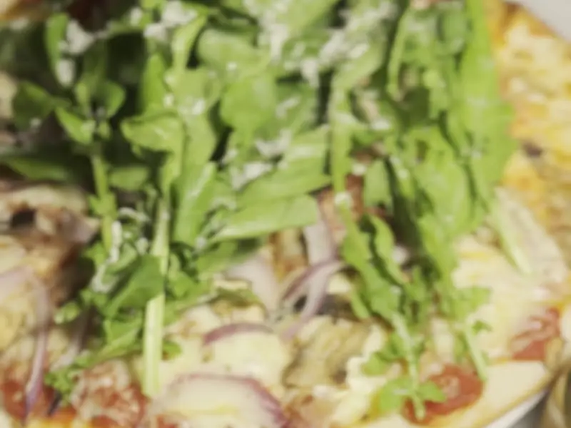 싱그러운 루꼴라가 올라간 피자