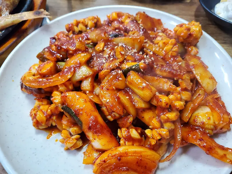 매콤한 오징어볶음