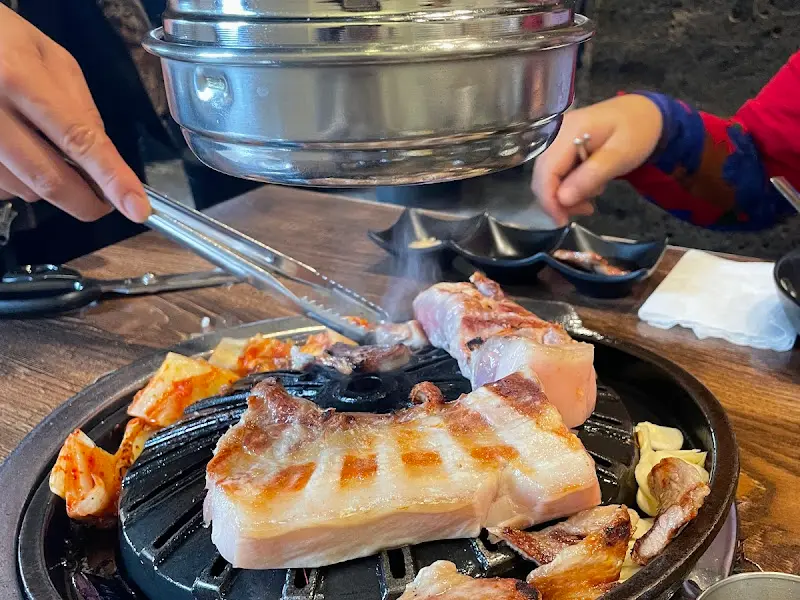 직원분이 직접 구워주는 고기