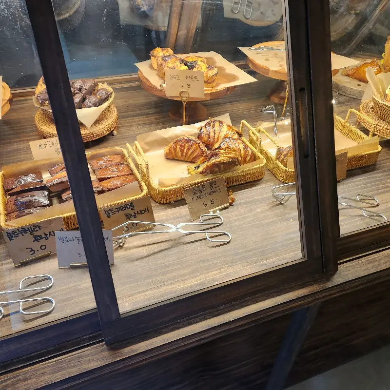 쇼케이스 속 디저트