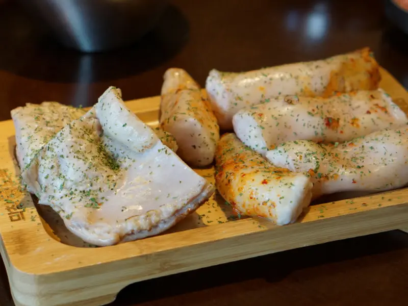 도마 위에 가지런히 놓인 막창