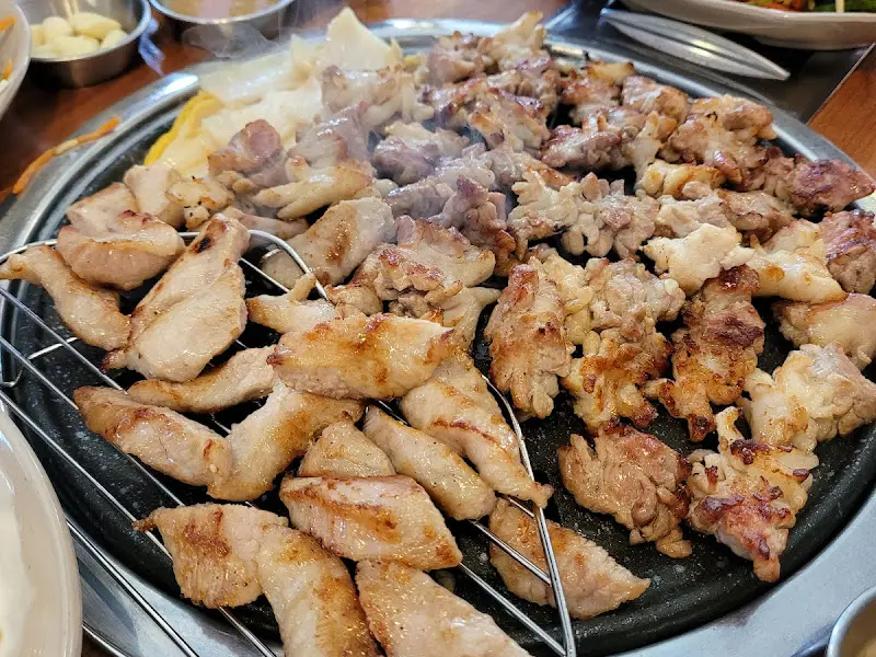 맛있게 구워진 고기