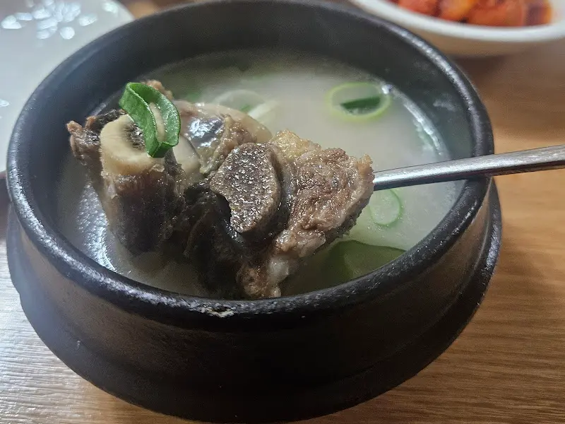 뜨끈한 갈비탕