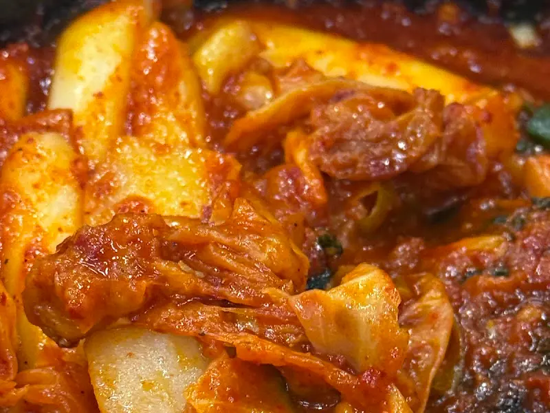 닭갈비와 떡의 환상적인 조합