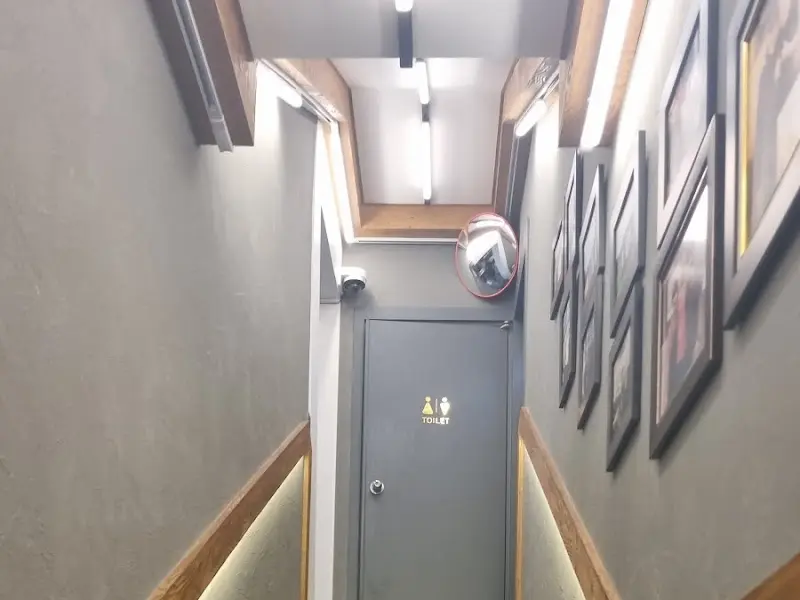 석경 본점으로 향하는 계단