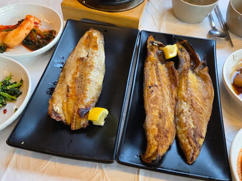 노릇하게 구워진 임연수 구이