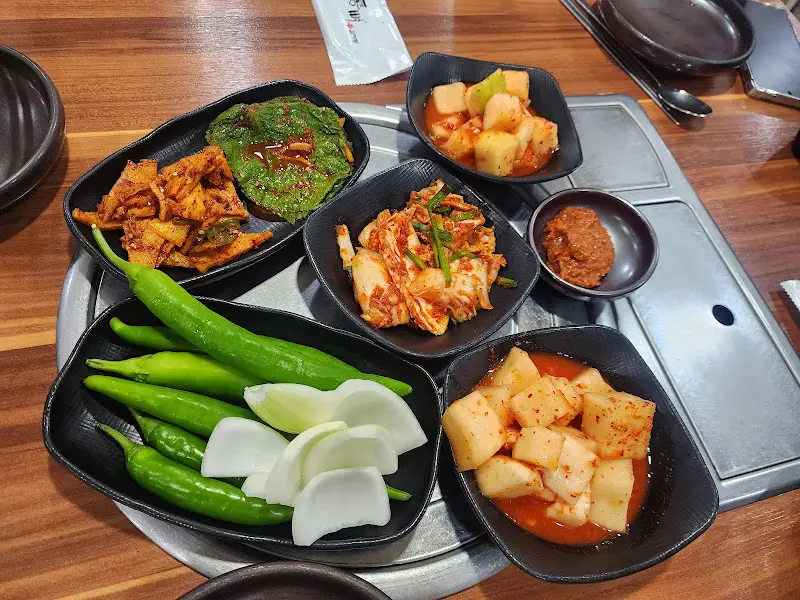 통뼈김치탕·찜 밑반찬