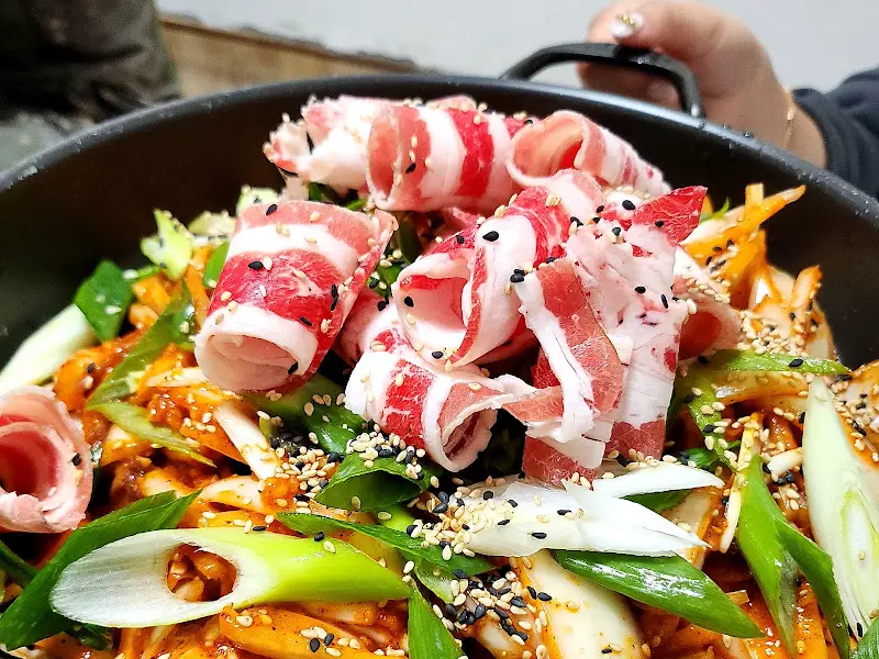 푸짐한 문어두루치기