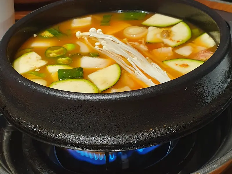 보글보글 끓는 된장찌개