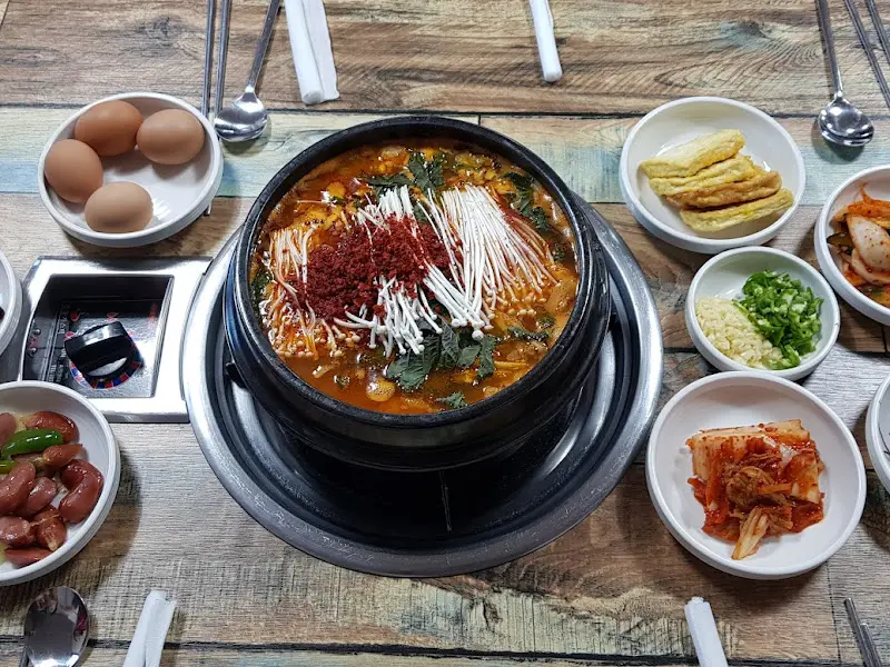 억조메기매운탕 상차림