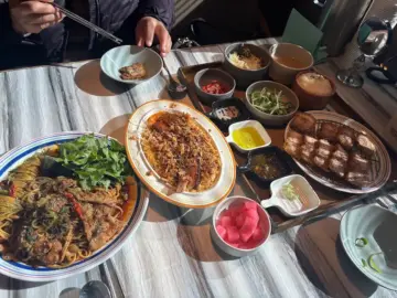 어둠 속에서 피어난 맛, 울산 복산동의 숨겨진 퓨전 맛집 기행