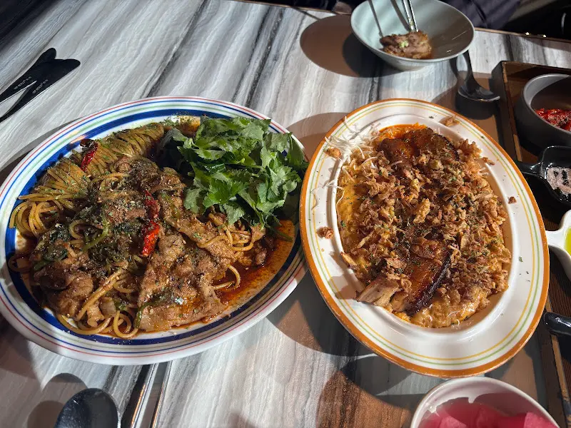 닭강정 크림 파스타와 차슈카츠