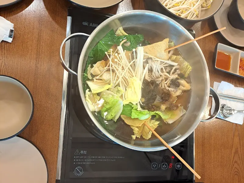 보글보글 끓는 샤브샤브