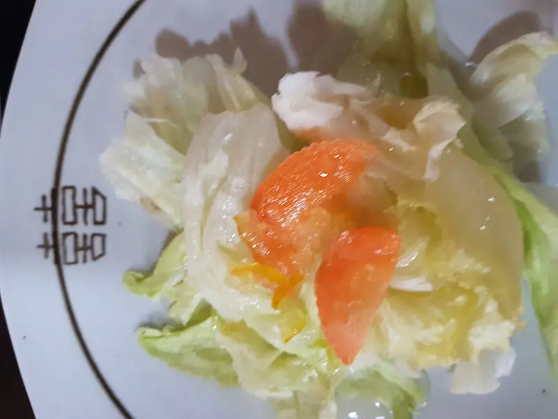 깔끔한 내부 테이블