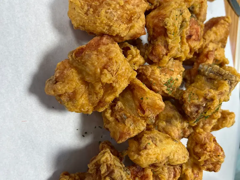 호텔 내 분식 코너의 치킨