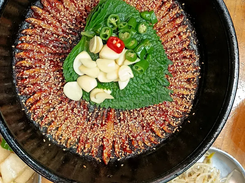 윤기가 흐르는 도리뱅뱅이