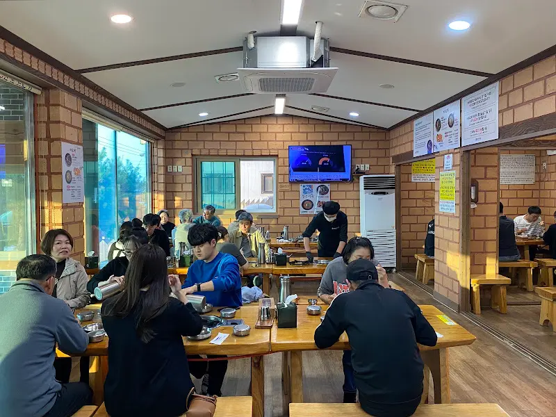 식당 내부 전경