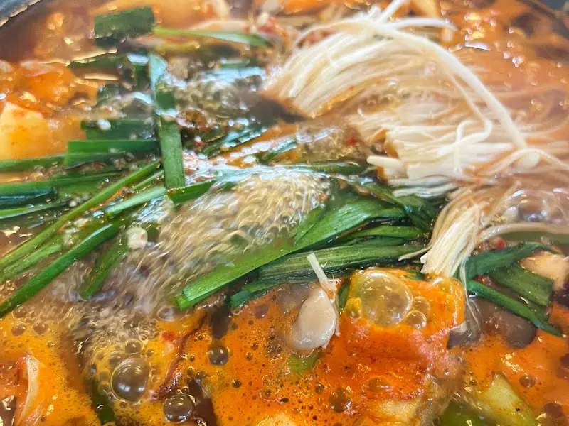 보글보글 끓는 버섯전골