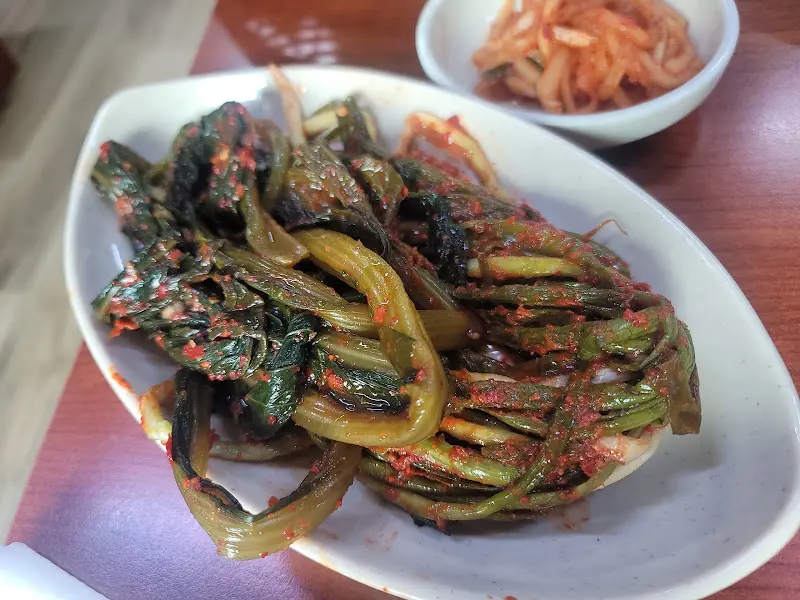 영남식당 육개장 밑반찬