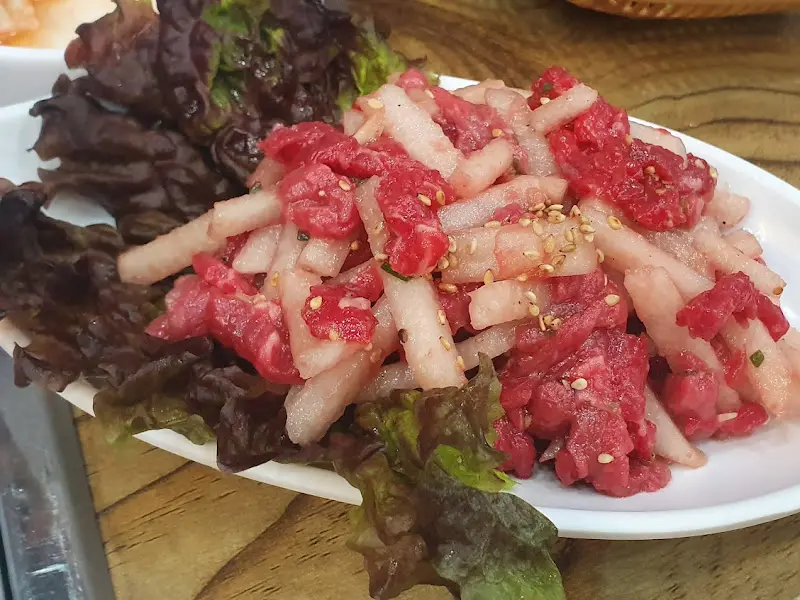 다 구워진 맛있는 고기