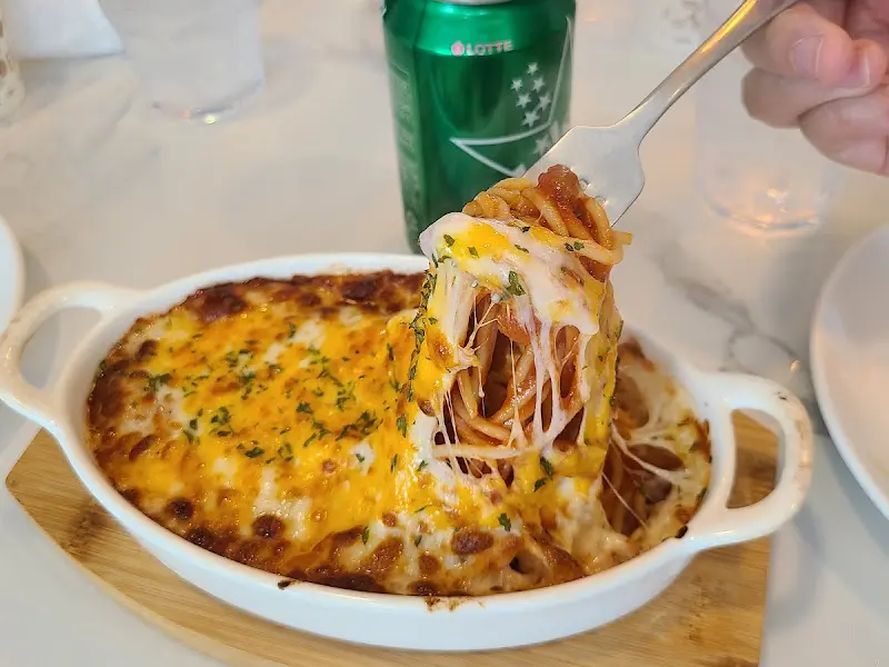 치즈온 스파게티 근접샷