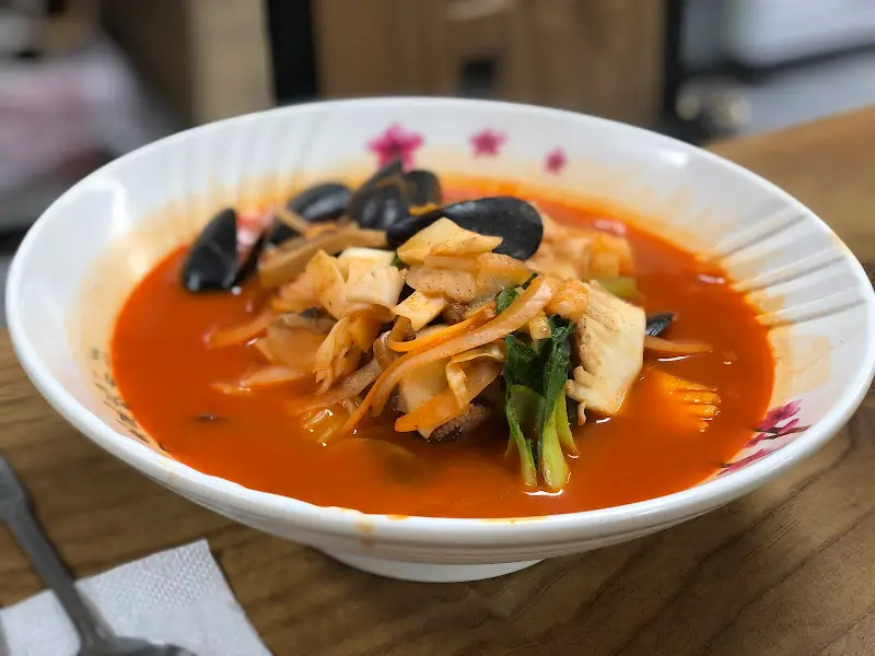 푸짐한 해물이 인상적인 짬뽕