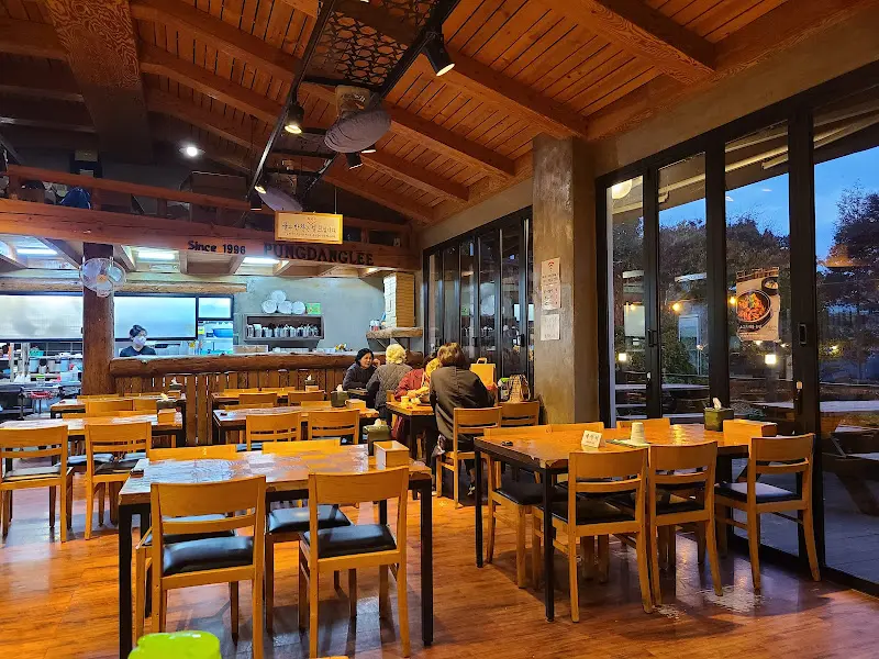 풍뎅이 식당 내부 모습