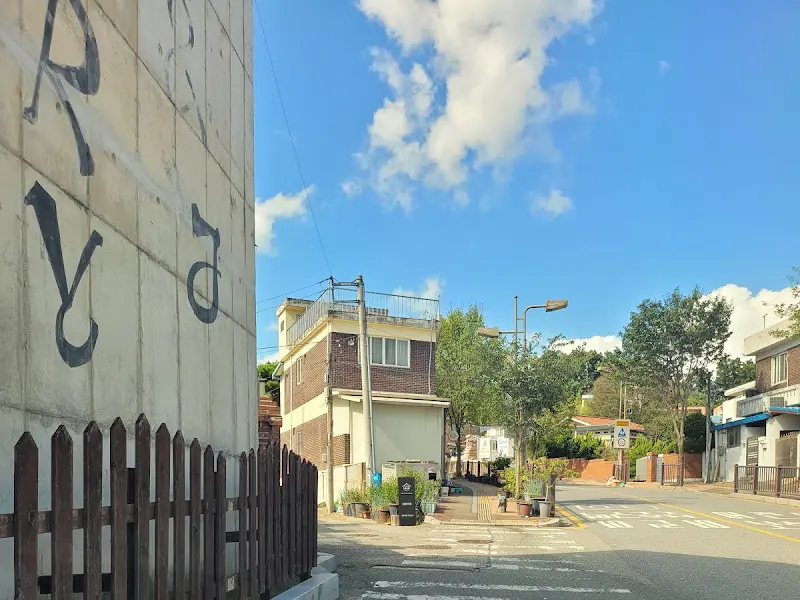 로컬파스타로 향하는 골목길