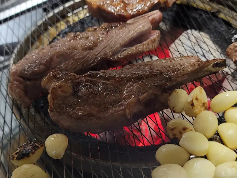 노릇노릇 익어가는 양갈비