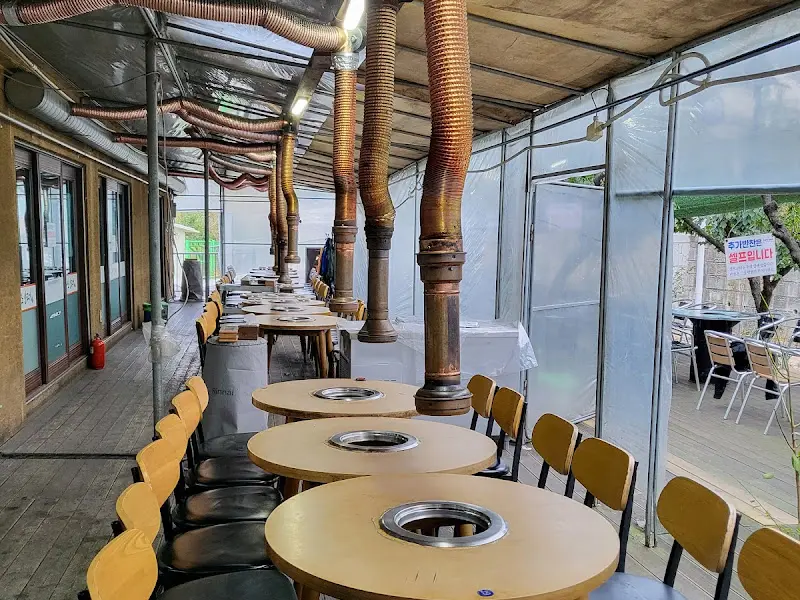 도봉산양고기 내부 테이블